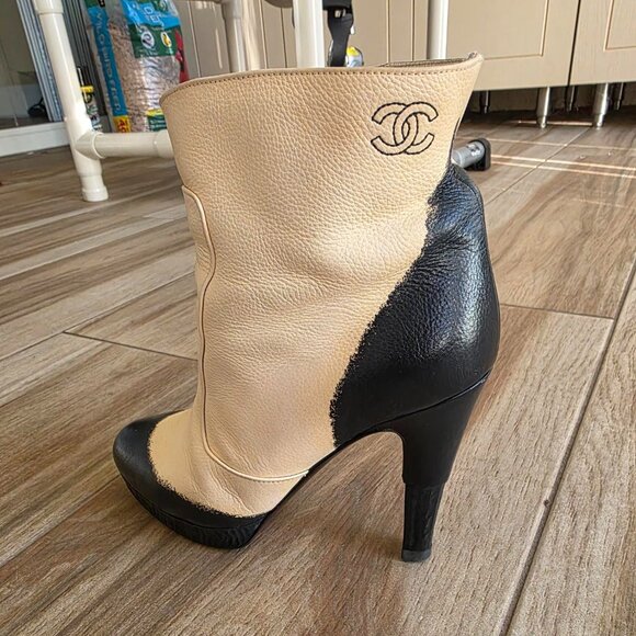 Chanel Blizzard Black&White Knee High Boots Retail $1500 37C - Picture 3 of 16